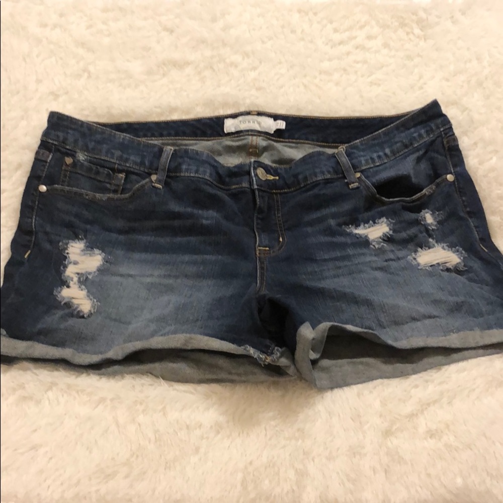 Torrid dark denim shorts size 22